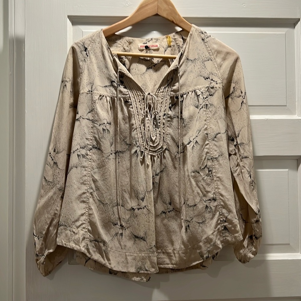 Silk beige and black flowy top